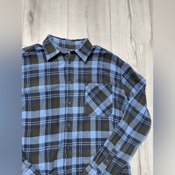 Blue checked shirt - Picture 2 of 4